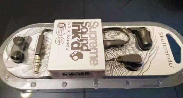 Skull candy original earphones with mic.cash on delivery for Karachi