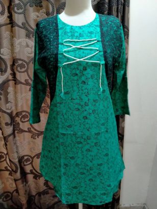 Stitched laen kurtis