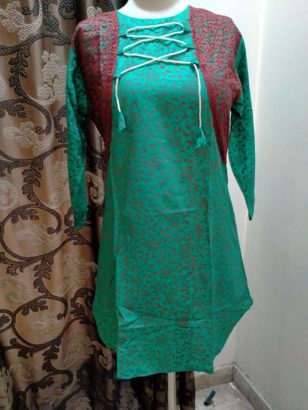 Stitched laen kurtis