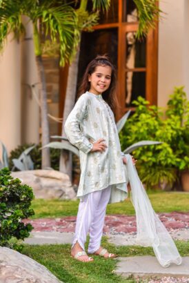 Buying all types of kids clothes in Pakistan