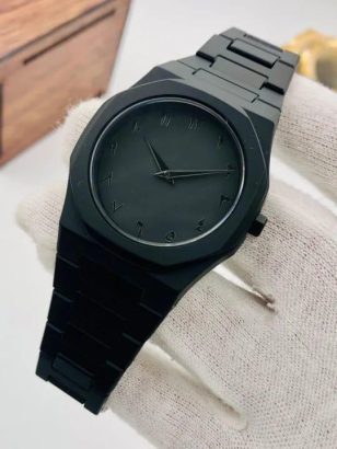 Men’s Carbon Fiber Quartz Watch with Chain Strap – 1 Pc